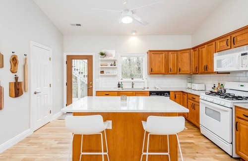 Lake Lure House | Captain's Quarters on Rumbling Bald