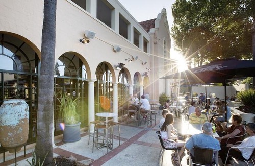 Nedlands Hotel | Captain Stirling Hotel