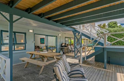 Cooks Beach House | Captains Bach at Cooks - Downstairs Holiday Unit