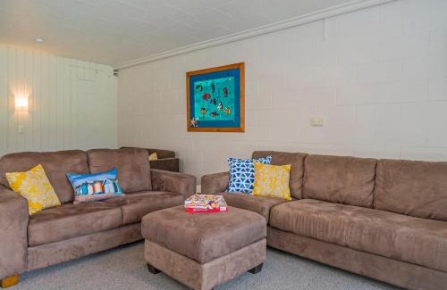 Cooks Beach House | Captains Bach at Cooks - Downstairs Holiday Unit