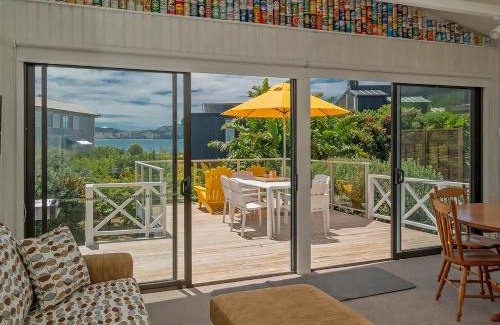 Cooks Beach House | Captains Bach at Cooks - Upstairs Holiday Unit