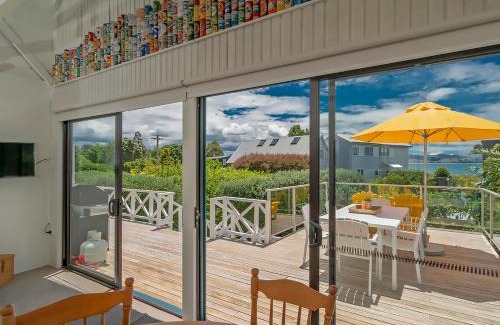 Cooks Beach House | Captains Bach at Cooks - Upstairs Holiday Unit