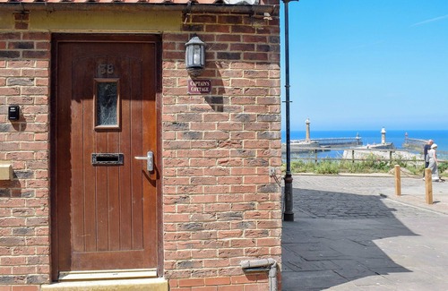 Whitby Cottage | Captains Cottage - E3643