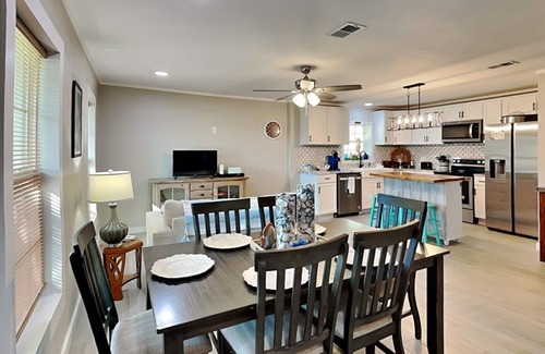 Rockport House | Captains Cove | Dog-Friendly + Fire Pit & Near Local Fun!