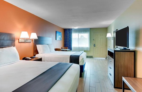 Old Town Hotel | Captains Quarters Inn