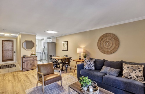 Salem Villa | Captains Walk 103 In Keowee Key