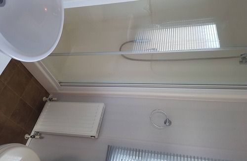 Clacton-on-Sea House | Caravan 8 berth (3 bedroom) on sought after holiday park close to beach