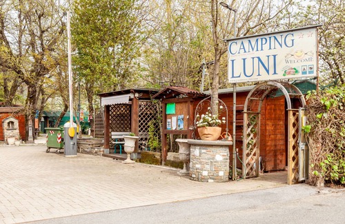 Marina di Massa RV Rental | Caravan "Bungalow Ornella" with Private Terrace & Wi-Fi