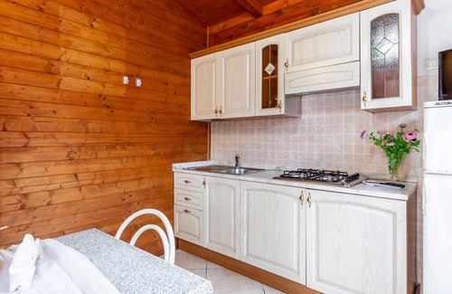 Marina di Massa RV Rental | Caravan "Bungalow Venezia" with Private Terrace & Wi-Fi
