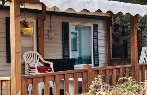 La Roque-d'Antheron RV Rental | Caravan 'Mobil-home' with Shared Pool, Private Terrace and Air Conditioning