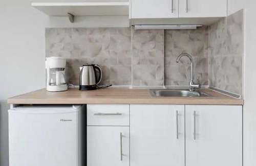 Thessaloniki City Centre Apartment | Caravanserai Studio 12
