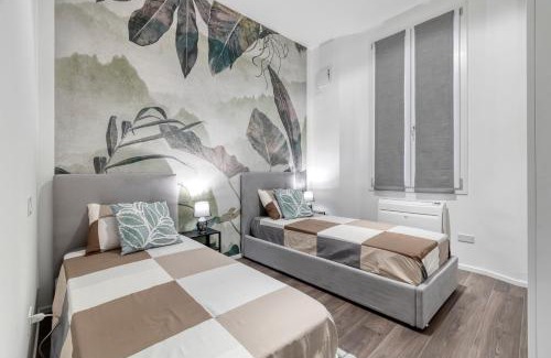 Historic Center Apartment | Carbonara Palace 3 - Luxury Comfort under Medieval Towers
