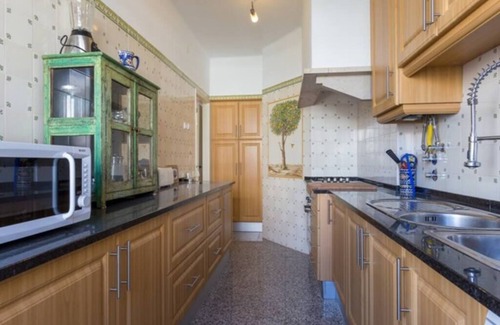 Carcavelos Apartment | Carcavelos Apt 5min to beach by Portugal Portfolio