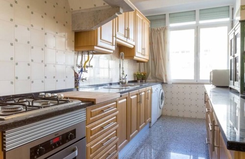 Carcavelos Apartment | Carcavelos Apt 5min to beach by Portugal Portfolio