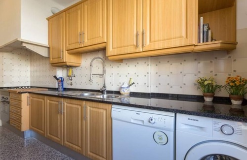 Carcavelos Apartment | Carcavelos Apt 5min to beach by Portugal Portfolio