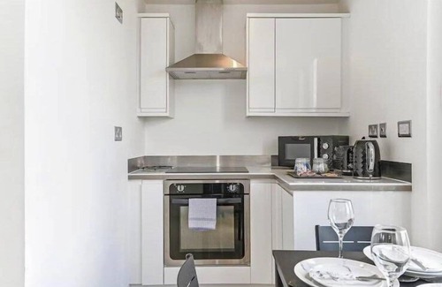 Canton Apartment | Cardiff Comfort for All guests