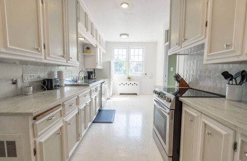 Cornwall Bed & Breakfast | Cardinal Inn ~ Boho Room