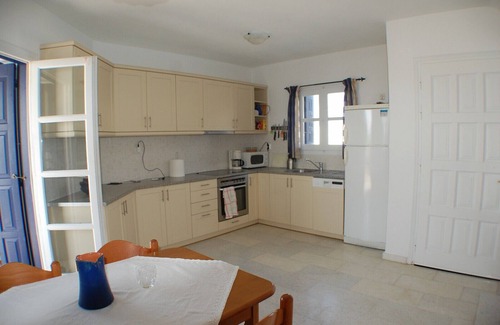 Stelida House | Care Naxos Home with sea views short walk to Prokopios beach