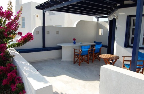 Stelida House | Care Naxos Home with sea views short walk to Prokopios beach