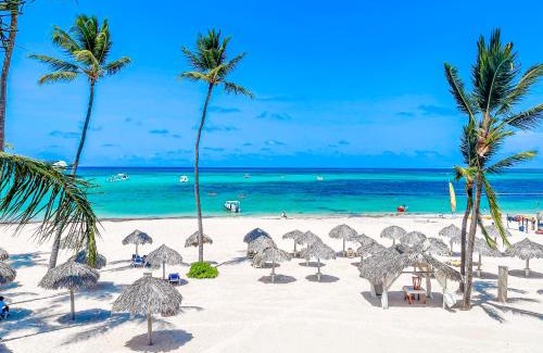 Bavaro Hotel | Caribbean WAVE DREAM BEACH Studios HOTEL with WiFi ROOFTOP POOL & SPA