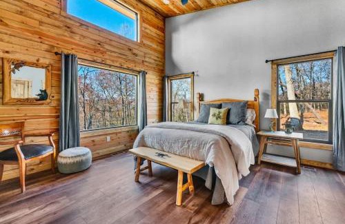 Fayetteville House | Caribou Cabin at Thunder Bluff