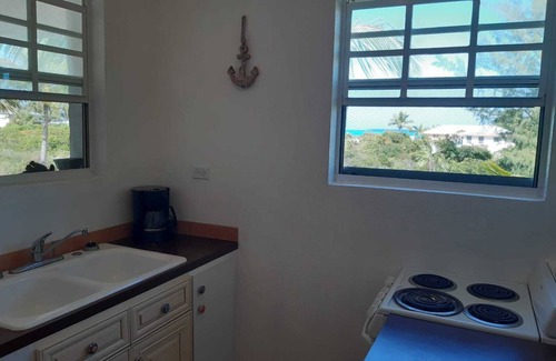 Jimmy Hill House | Carls Home Breezy house with beautiful sea views