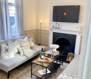 Northampton House | Carlton House, 3 Bedroom, Cinema, Mini golf, Wifi