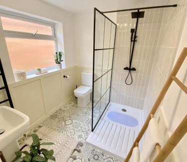 Northampton House | Carlton House, 3 Bedroom, Cinema, Mini golf, Wifi