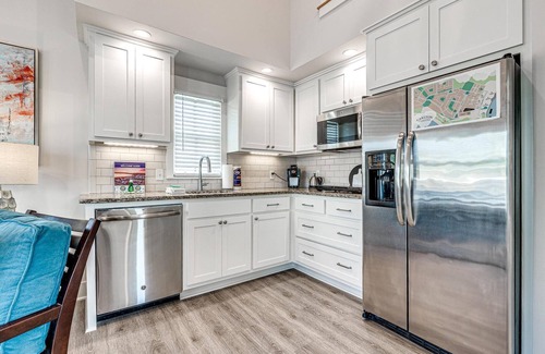 Carlton Landing Apartment | Carlton Landing! Cozy Garage Apartment close to all amenities!