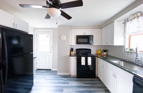 Carnegie Cottage | Carnegie Cottage - Close to City and Busway!