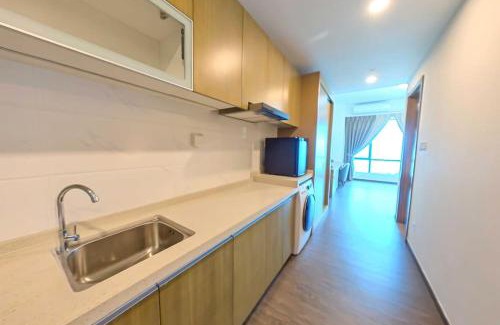 Gelang Patah Apartment | Carnelian Tower Hotel at Forestcity 4115 with WIFI