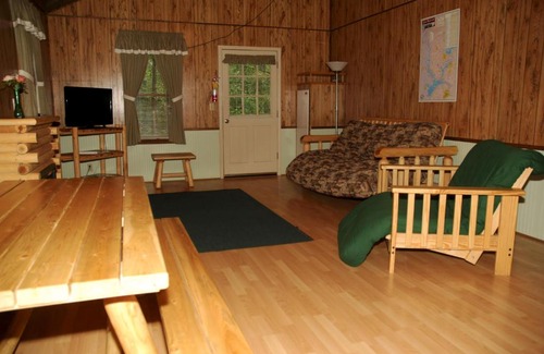 Fair Play Resort | Carolina Landing Camping Resort Deluxe Cabin 4