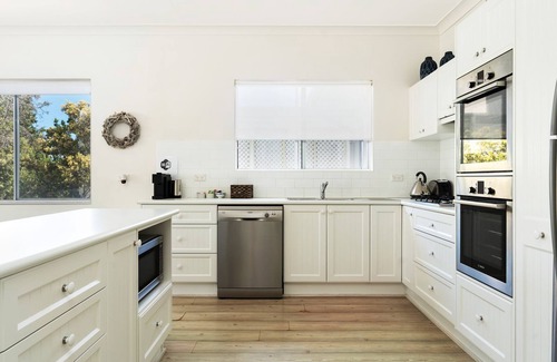Vincentia House | Caroline's Beach House by Experience Jervis Bay