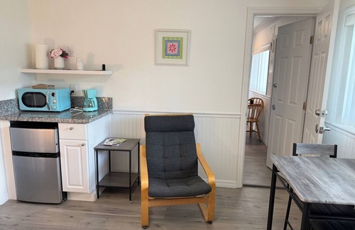 Sunset Reef Apartment | 🩴Carousel Suites #3 – Sweet Studio Steps from the Sand!