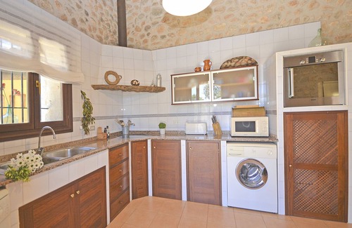 Sa Pobla Cottage | Carratxet - Spacious house with large pool and garden in Buger, Mallorca