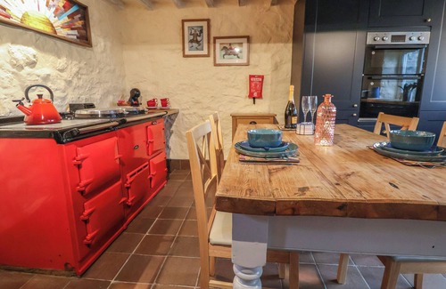 Longford Cottage | CARREY Y BIG COTTAGE, romantic, with open fire in Oswestry