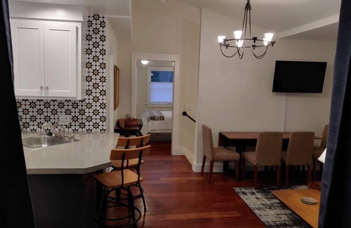 Summerville Historic District House | Carriage House 2 bdrm at Camellia Cottages in historic Summerville, SC