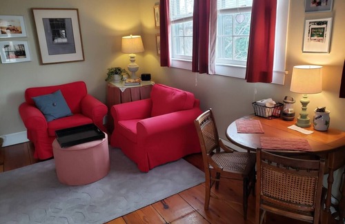 Etlan House | Carriage House.cozy cottage located at our winery at the base of Old Rag Mtn.