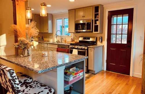 Firthcliffe Cottage | Carriage House: Romantic Hideaway near West Point