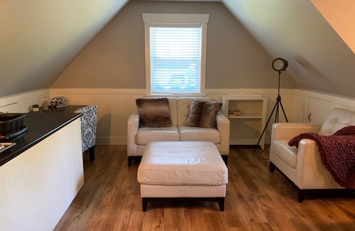 Langley House | Carriage House Suite on a Beautiful Estate Near Fort Langley