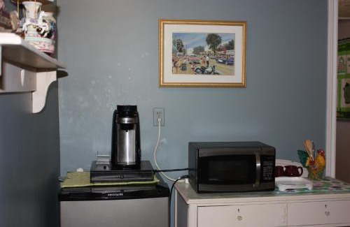 Cayuga Bed & Breakfast | Carrousel Bed & Breakfast