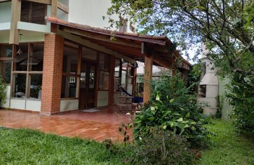 Martim de Sa House | Casa à 250m praia Martim de Sá, melhor praia, boas opções de lazer