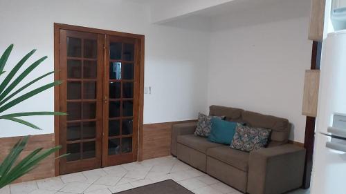Lagoa da Conceicao House | Casa 10 metros da Lagoa da Conceição + Ar, Tv, Wi-Fi + estacionamento