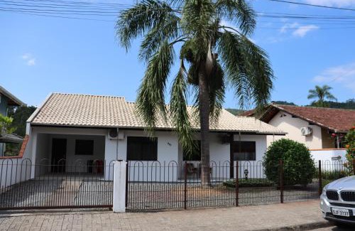 Pomerode House | Casa 3 quartos reformada em dezembro de 2024