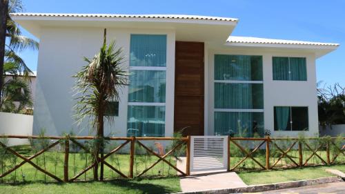 Parafuso House | Casa 6 Suítes a 80 Metros da Praia em Guarajuba
