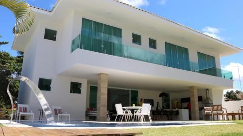 Parafuso House | Casa 6 Suítes a 80 Metros da Praia em Guarajuba