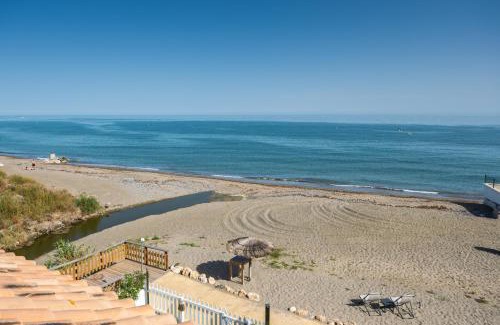 New Golden Mile House | Casa adosada en primera línea de playa, Estepona