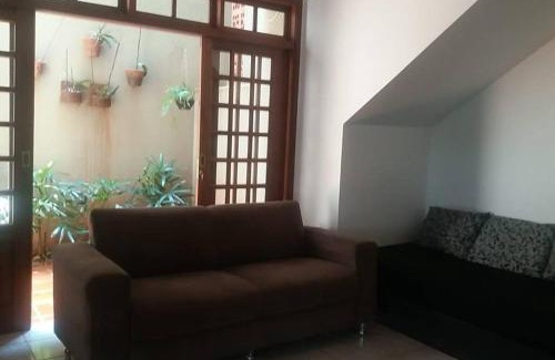 Higienopolis House | Casa Agradável, Arejada, Espaçosa, Perto de Tudo e Para até 20 Pessoas