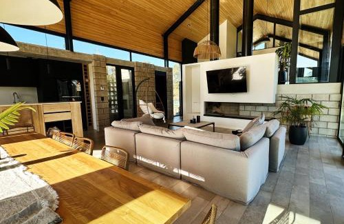 Colonia Chapadmalal House | Casa Agustina - Casa en Chapa con pileta Barrio Barrancas de San Benito para 6PAX - Hola Sur