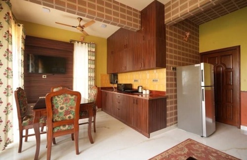 Cooke Town Apartment | 🌿 Casa Albela | Luxe 4BR Boho-Chic Suite with Balcony in Central Bangalore